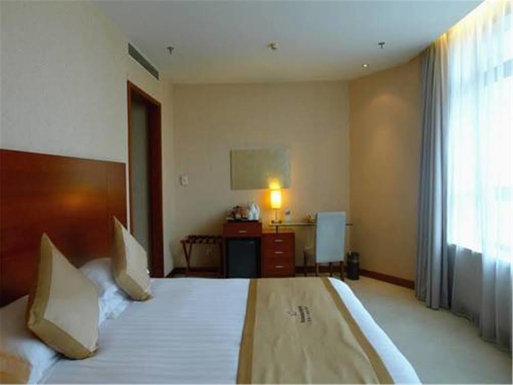 Radiance Hotel Xangai Exterior foto